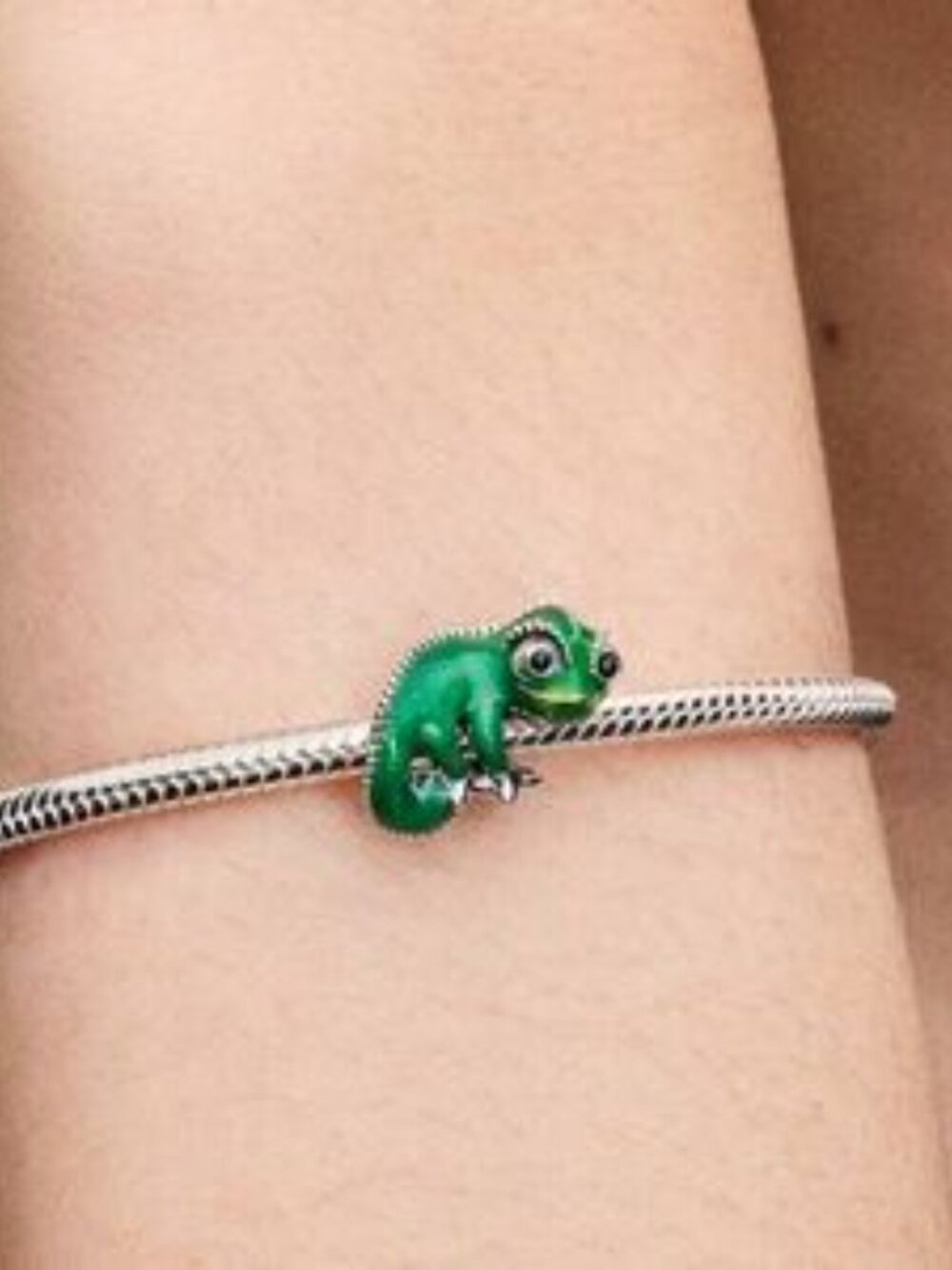 Authentic Pandora Disney Tangled Pascal Color-changing Charm - NWOT - Picture 5 of 5